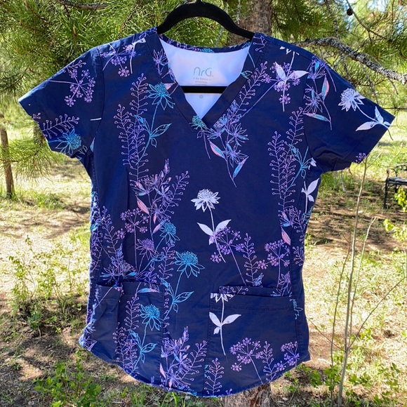 NrG by Barco Stretch Scrub Top - Picture 1 of 4